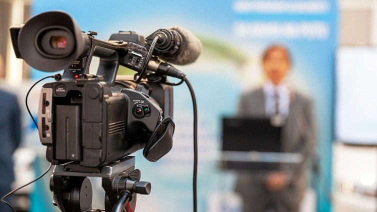 Tarieven communicatieadviseurs stijgen tot 114 euro per uur, maar vrouwen betalen de prijs